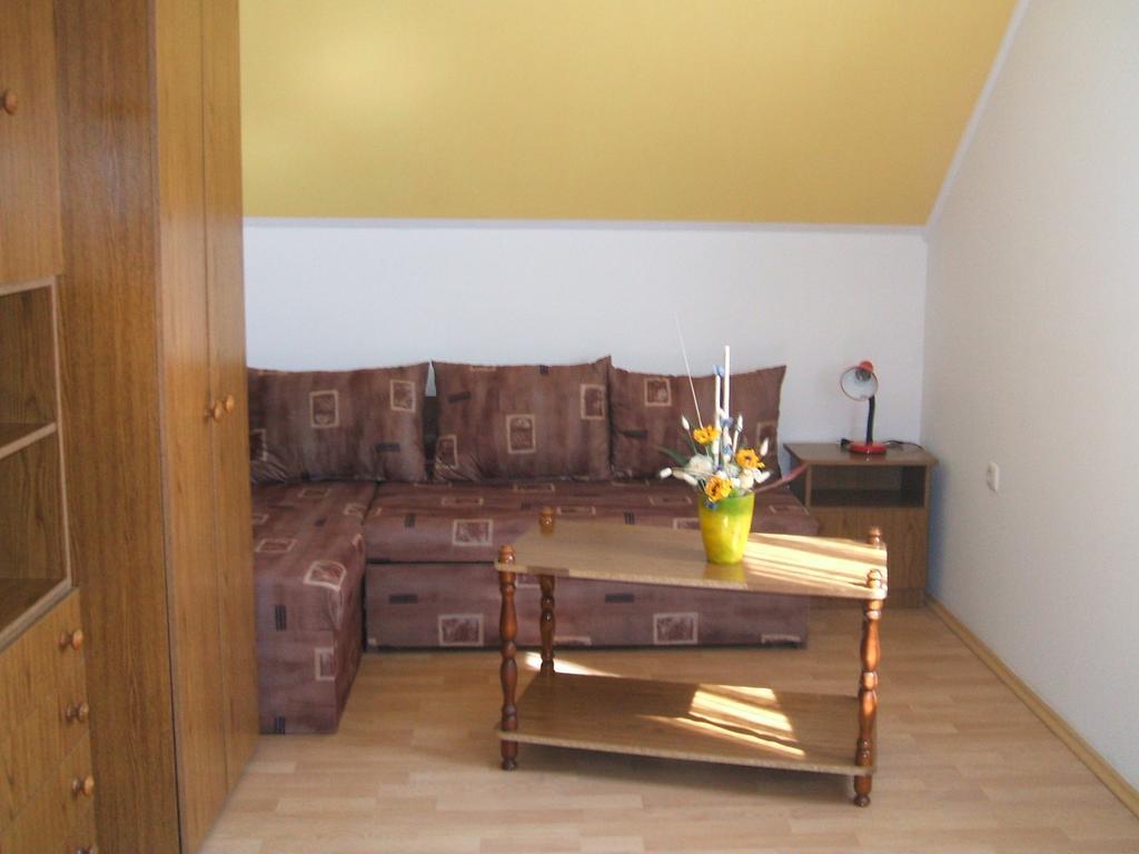 Feherszeker Apartmanok Abádszalók Rum bild